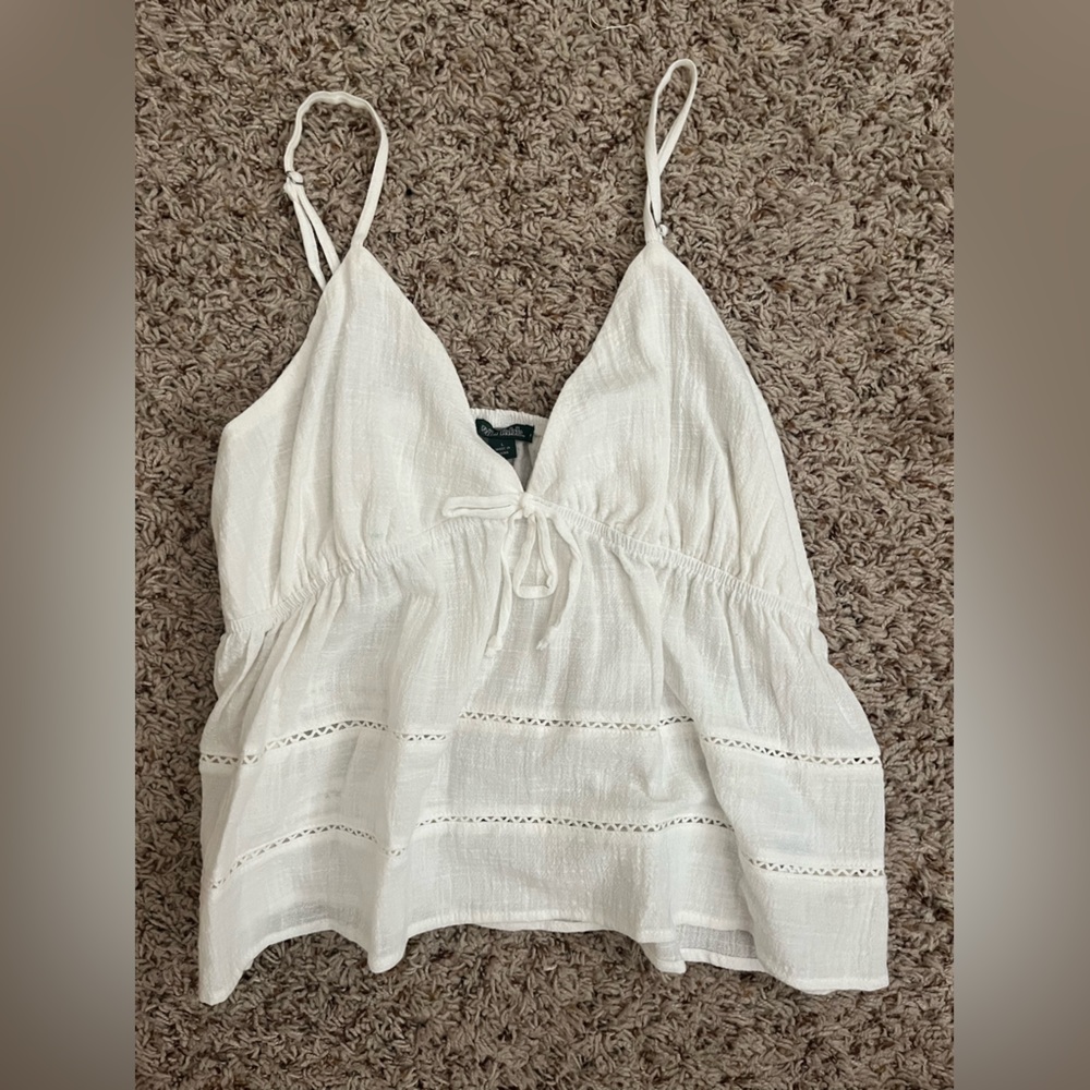 Size L white tank